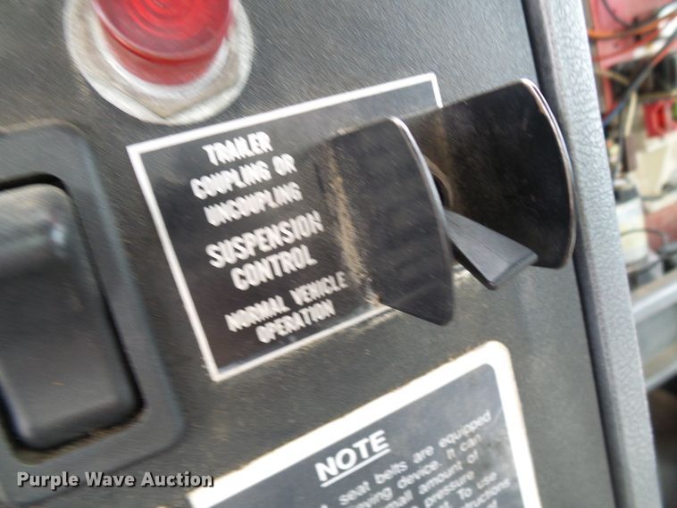 image for item DI0694 1996 Mack CH613 semi truck