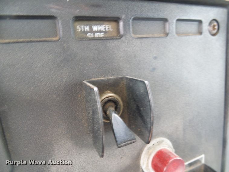 image for item DI0694 1996 Mack CH613 semi truck