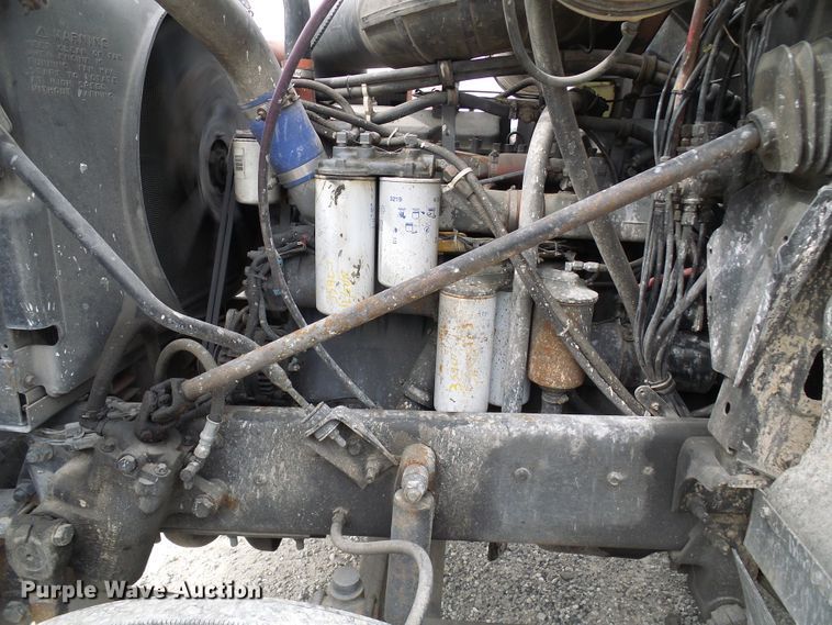 image for item DI0694 1996 Mack CH613 semi truck