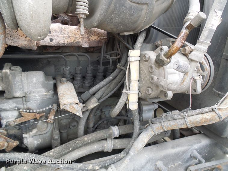 image for item DI0694 1996 Mack CH613 semi truck