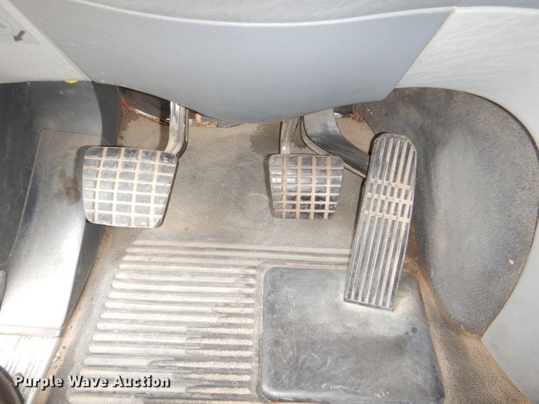 image for item DI2556 2005 Freightliner Columbia 120 semi truck