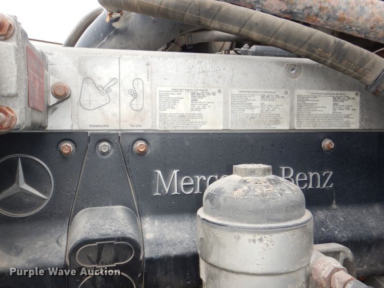 image for item DI2556 2005 Freightliner Columbia 120 semi truck