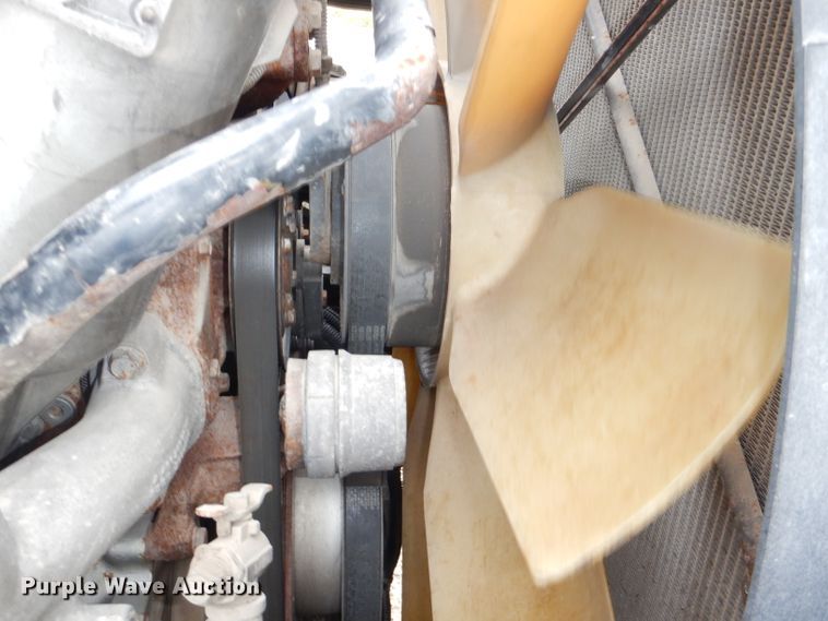 image for item DI2556 2005 Freightliner Columbia 120 semi truck