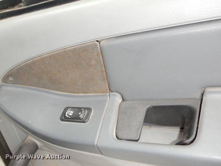 image for item DI2556 2005 Freightliner Columbia 120 semi truck