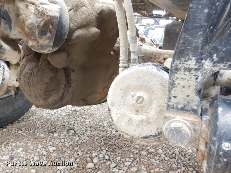 image for item DI2556 2005 Freightliner Columbia 120 semi truck