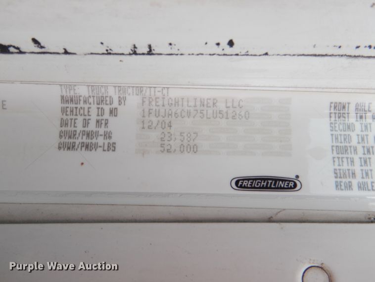 image for item DI2556 2005 Freightliner Columbia 120 semi truck