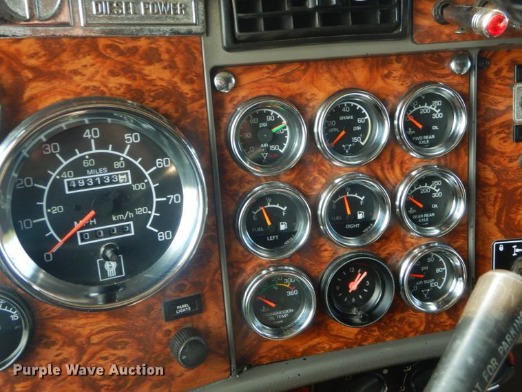 image for item FC9921 2003 Kenworth W900 semi truck