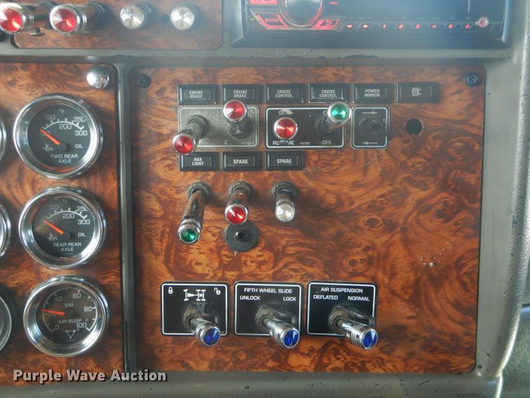 image for item FC9921 2003 Kenworth W900 semi truck