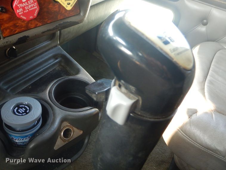 image for item FC9921 2003 Kenworth W900 semi truck