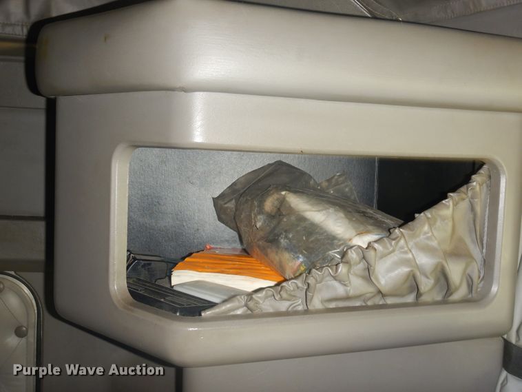 image for item FC9921 2003 Kenworth W900 semi truck