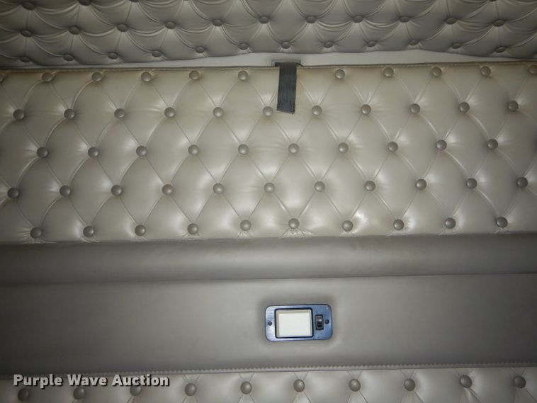 image for item FC9921 2003 Kenworth W900 semi truck