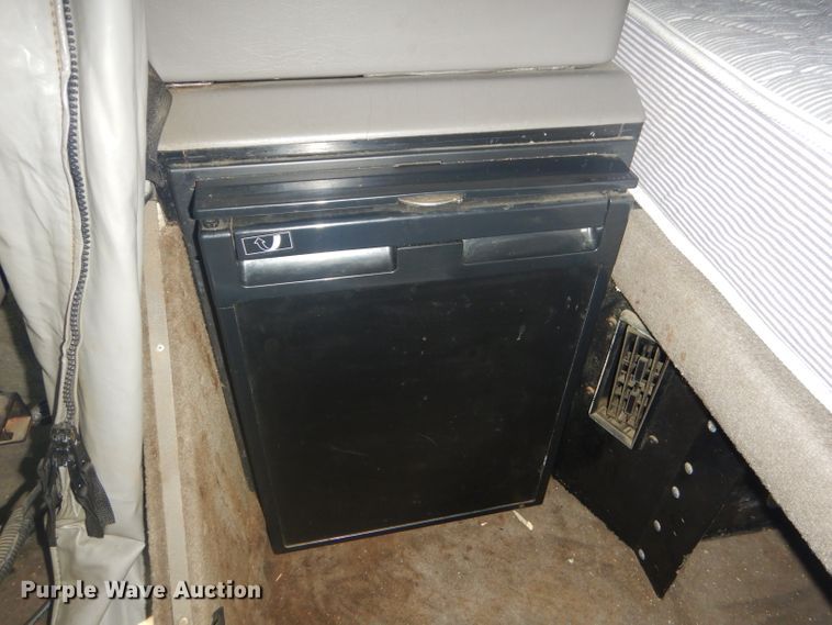 image for item FC9921 2003 Kenworth W900 semi truck