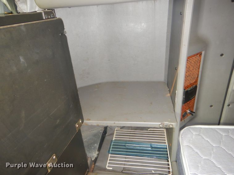 image for item FC9921 2003 Kenworth W900 semi truck