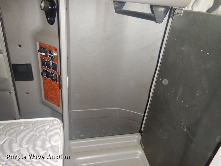 image for item FC9921 2003 Kenworth W900 semi truck