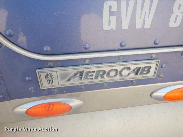 image for item FC9921 2003 Kenworth W900 semi truck