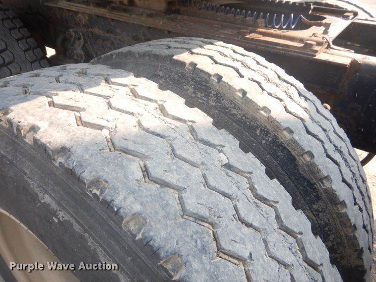 image for item FC9921 2003 Kenworth W900 semi truck