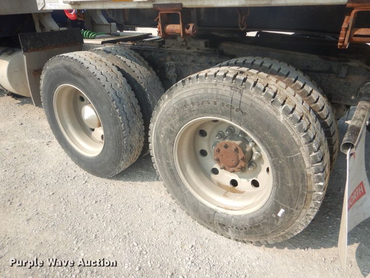 image for item FC9921 2003 Kenworth W900 semi truck