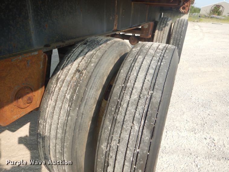 image for item FC9922 1998 Utility flatbed trailer