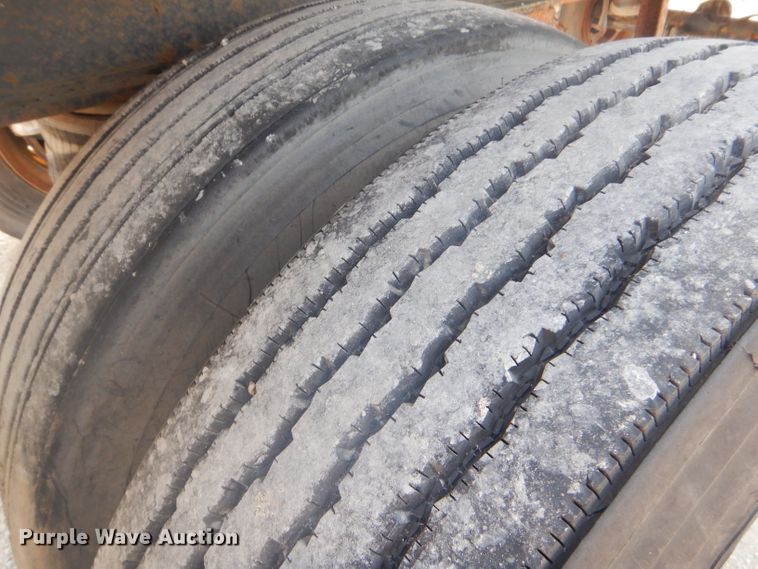 image for item FC9922 1998 Utility flatbed trailer