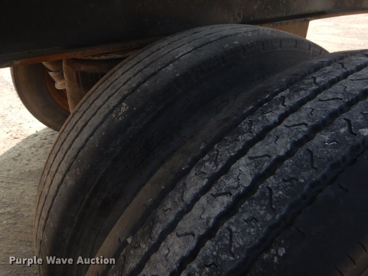 image for item FC9922 1998 Utility flatbed trailer