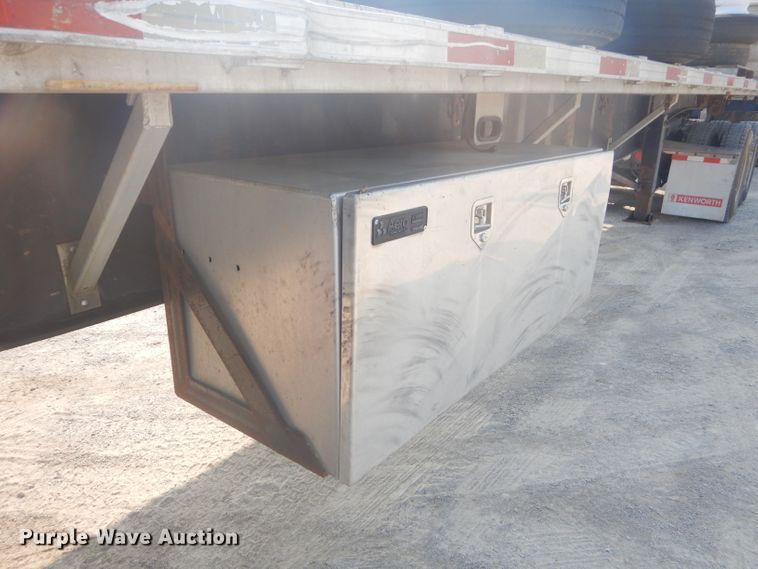 image for item FC9922 1998 Utility flatbed trailer