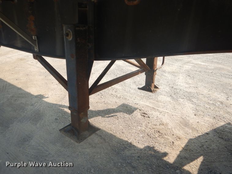 image for item FC9922 1998 Utility flatbed trailer