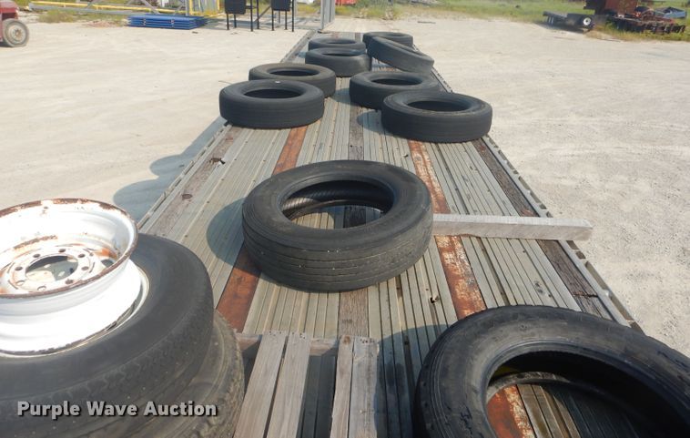 image for item FC9922 1998 Utility flatbed trailer