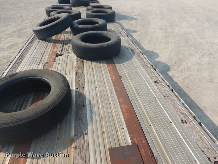 image for item FC9922 1998 Utility flatbed trailer