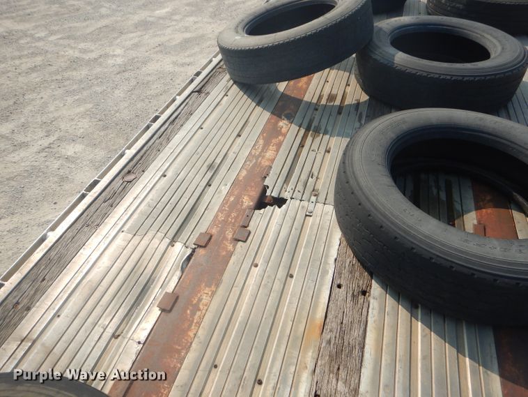 image for item FC9922 1998 Utility flatbed trailer