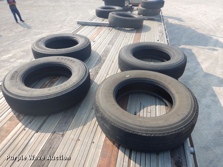 image for item FC9922 1998 Utility flatbed trailer