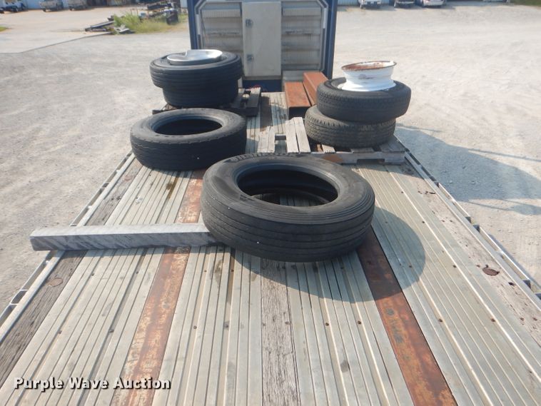 image for item FC9922 1998 Utility flatbed trailer