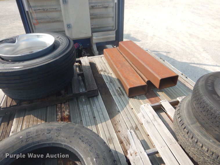 image for item FC9922 1998 Utility flatbed trailer