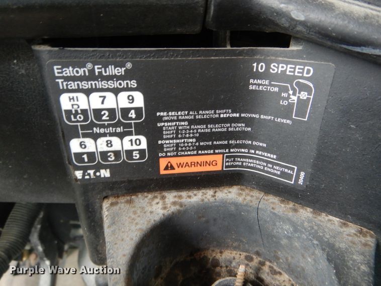 image for item FI9672 2006 Freightliner FLD semi truck