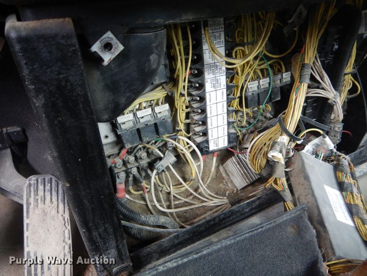 image for item FI9672 2006 Freightliner FLD semi truck