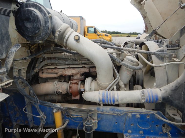 image for item FI9672 2006 Freightliner FLD semi truck