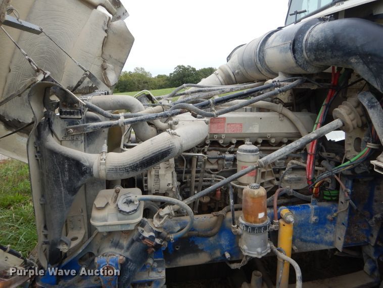 image for item FI9672 2006 Freightliner FLD semi truck