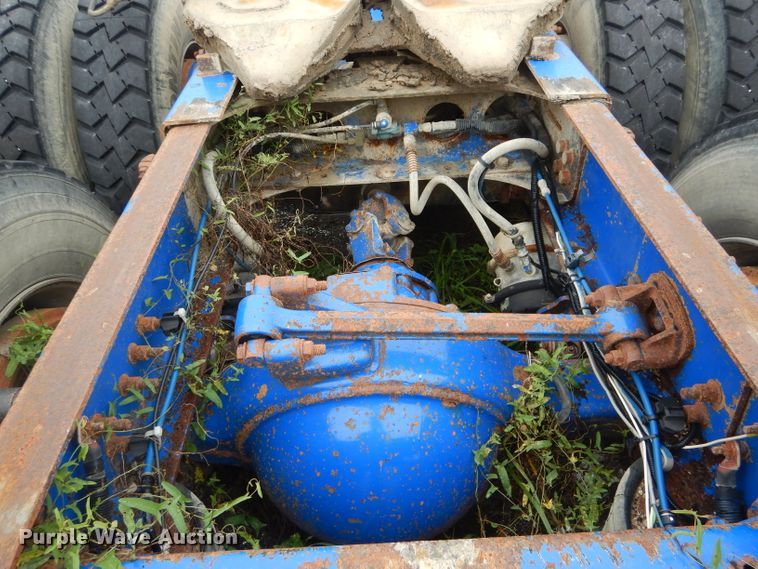 image for item FI9672 2006 Freightliner FLD semi truck