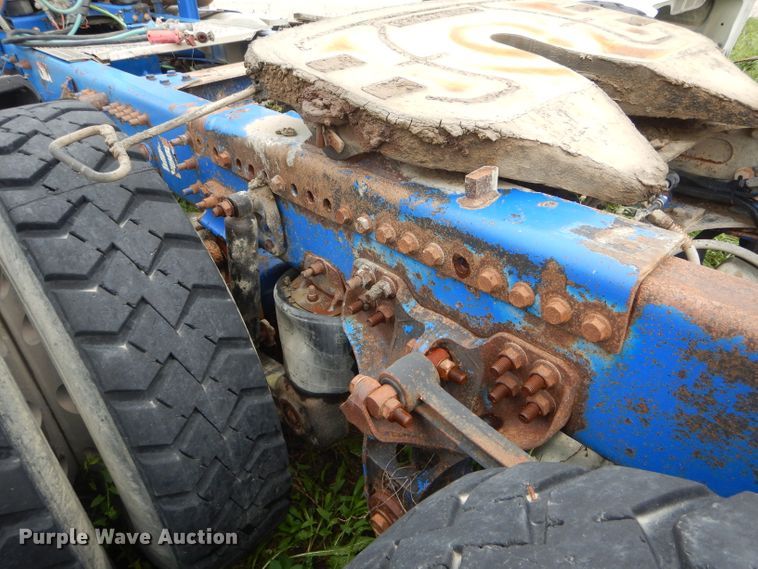 image for item FI9672 2006 Freightliner FLD semi truck