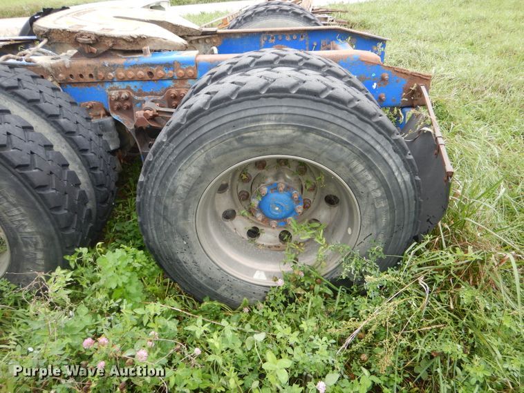 image for item FI9672 2006 Freightliner FLD semi truck