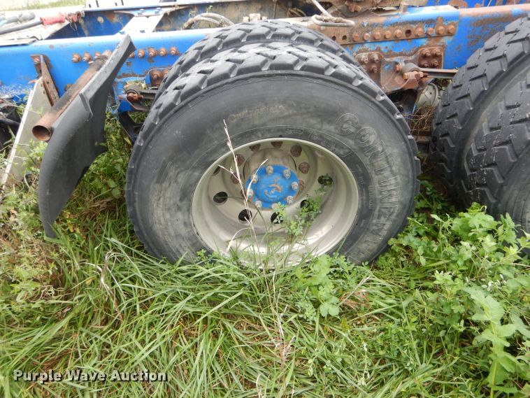 image for item FI9672 2006 Freightliner FLD semi truck