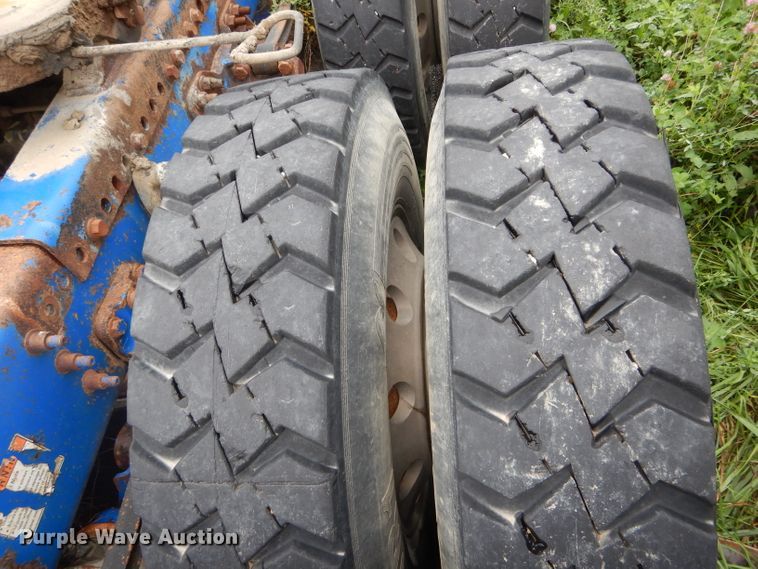 image for item FI9672 2006 Freightliner FLD semi truck