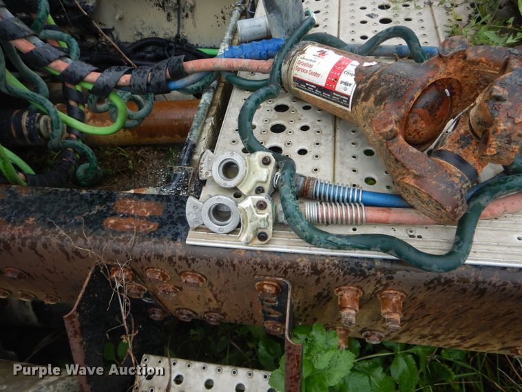 image for item FI9673 2004 Freightliner Columbia semi truck