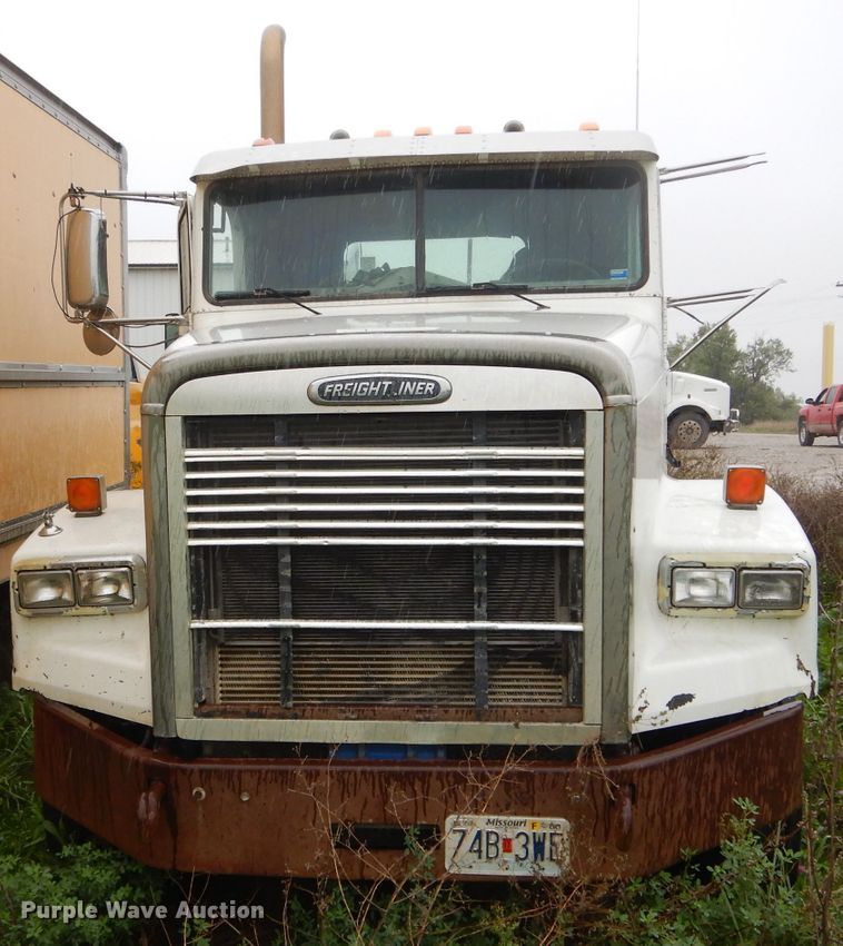 image for item FI9674 2008 Freightliner FLD semi truck