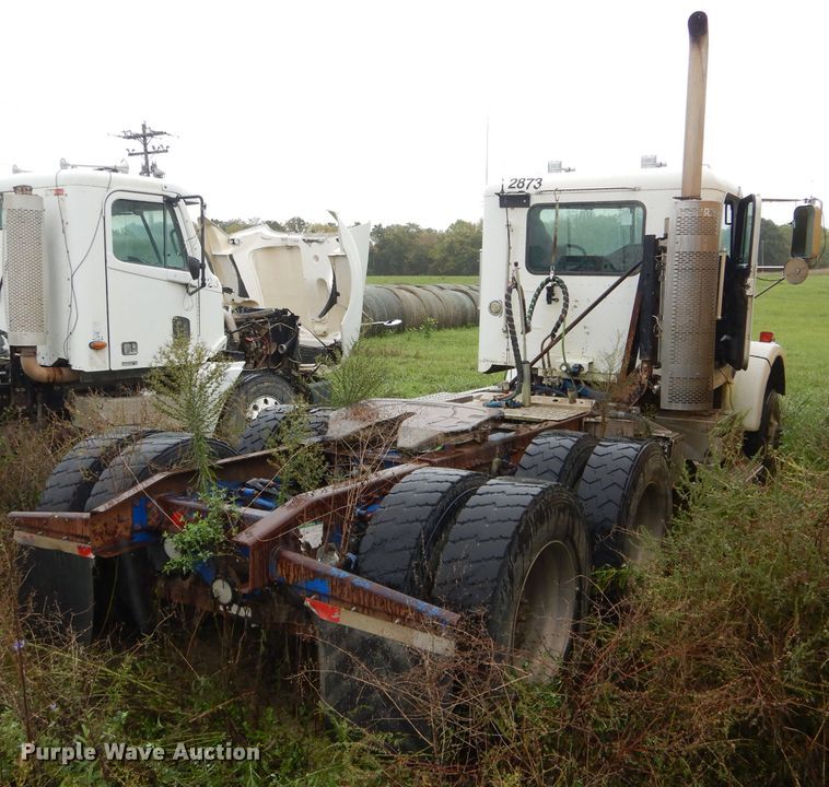 image for item FI9674 2008 Freightliner FLD semi truck