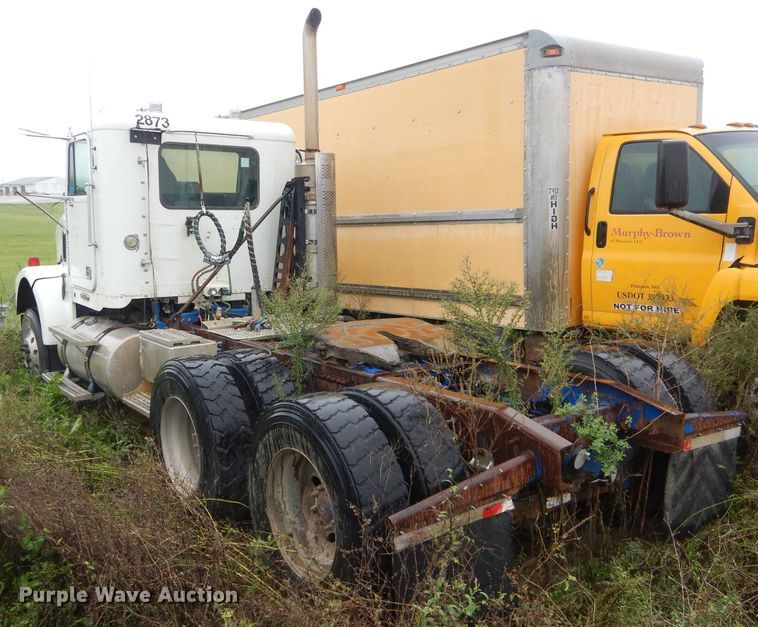 image for item FI9674 2008 Freightliner FLD semi truck