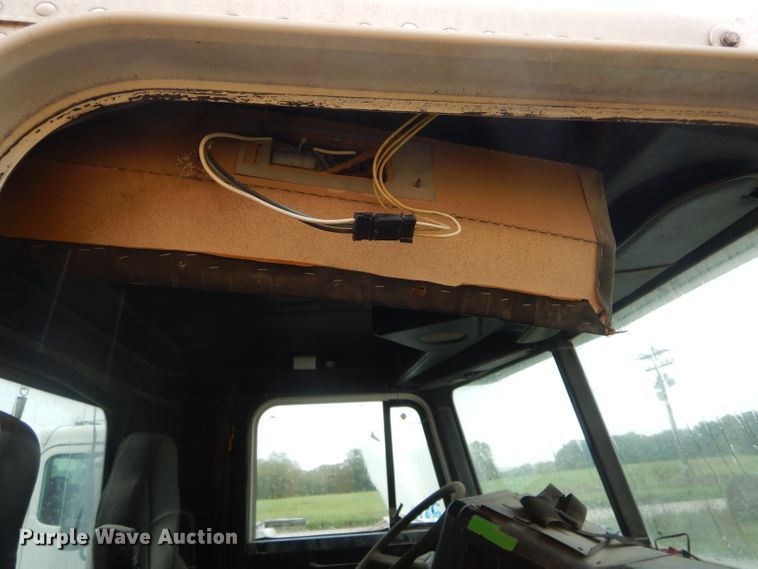 image for item FI9674 2008 Freightliner FLD semi truck