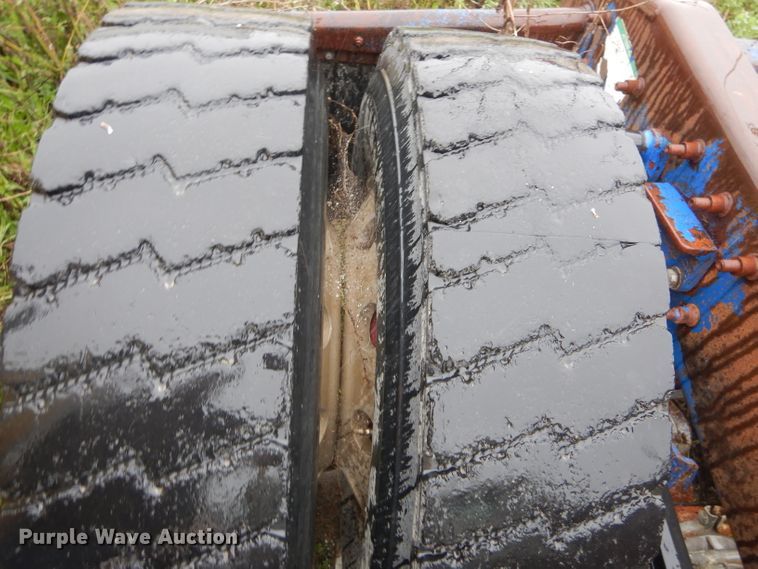 image for item FI9674 2008 Freightliner FLD semi truck