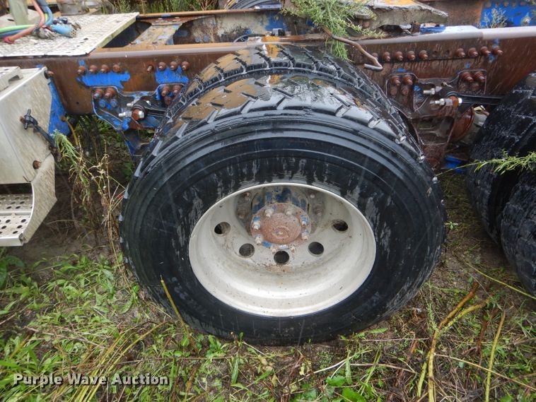 image for item FI9674 2008 Freightliner FLD semi truck