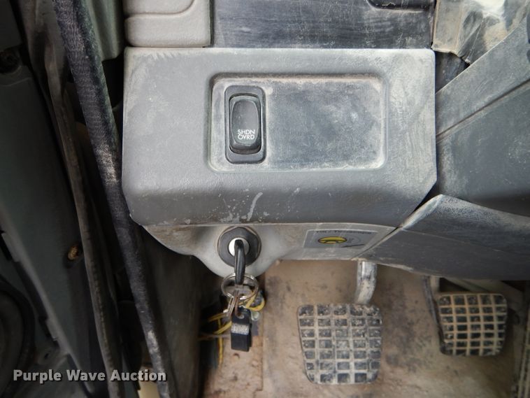 image for item FI9681 2003 Freightliner Columbia semi truck