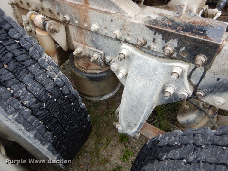 image for item FI9681 2003 Freightliner Columbia semi truck